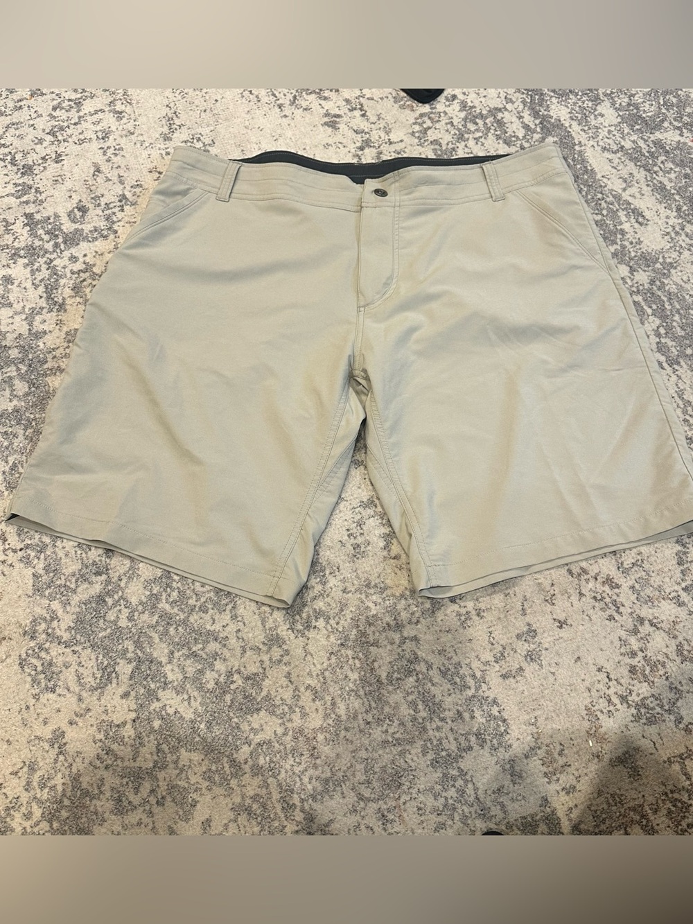 EUC Kuhl Shift Amphibia Shorts 12” size 42